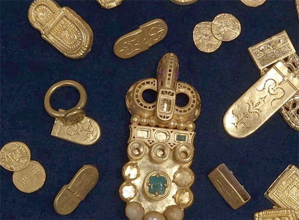 Byzantine Gold Treasure Reveals Elite Passengers on Ancient Shipwreck
